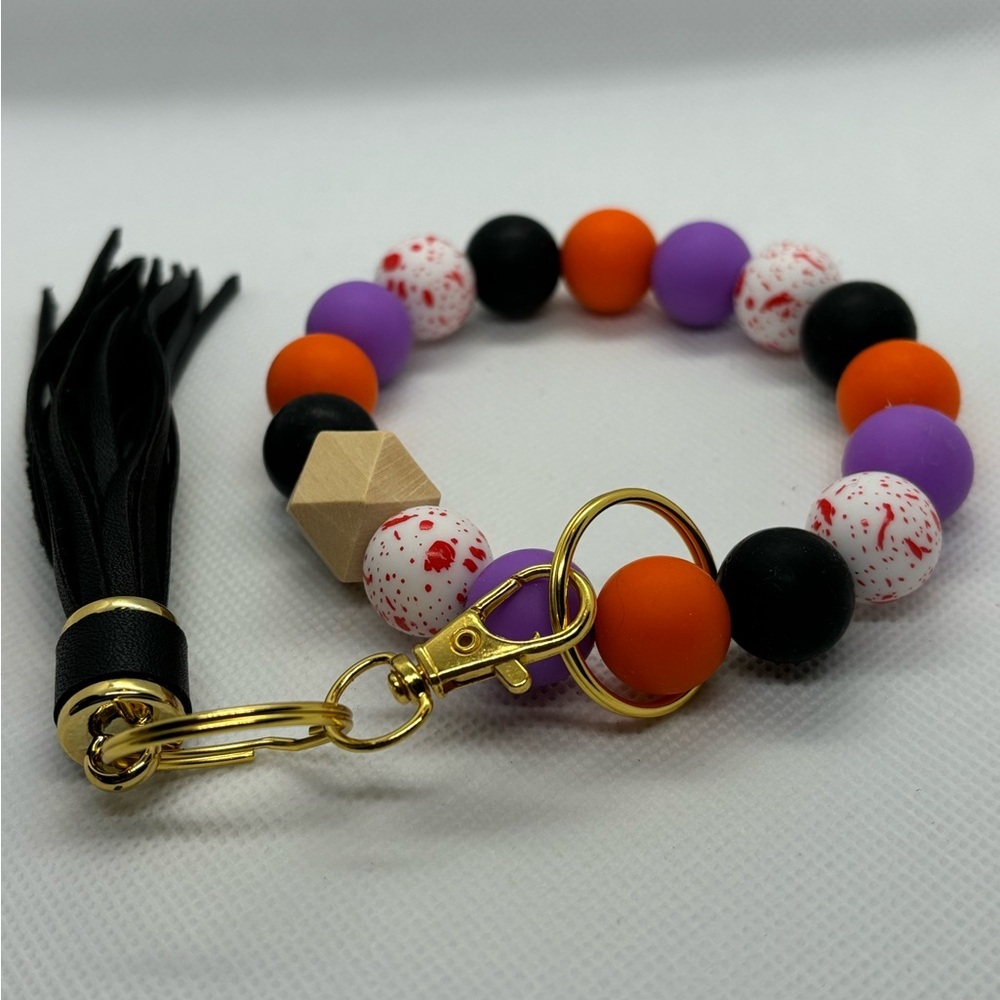 Handmade Bracelet Keychain with Tassel
Great gift and stocking stuffer!